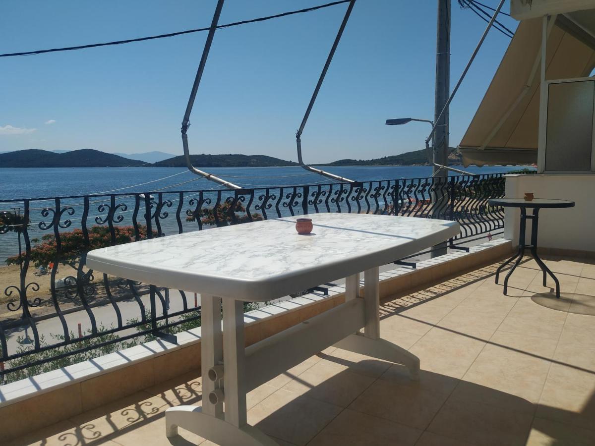 Villa Tasos Néa Péramos 외부 사진